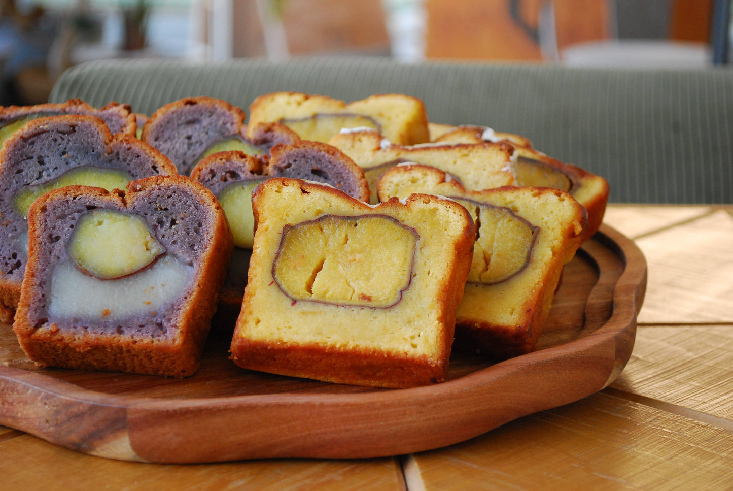 まるごとおいもケーキ（カット）　プレーン＆紫芋